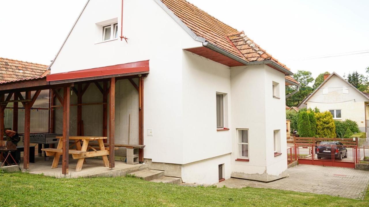 Holiday House Maria Zavazna Poruba ภายนอก รูปภาพ